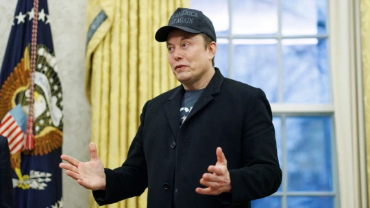 Musk sníží čas strávený v americké vládě. Začne se věnovat Tesle, která měla děsivý první kvartál