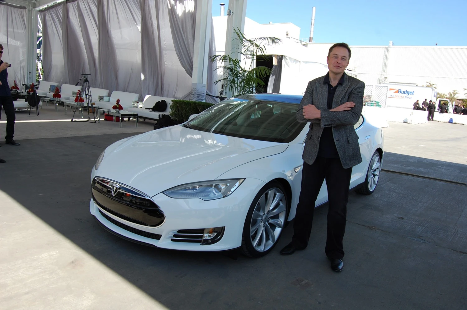 Jak se poslední kroky Elona Muska podepsaly na jeho podílu v automobilce Tesla?