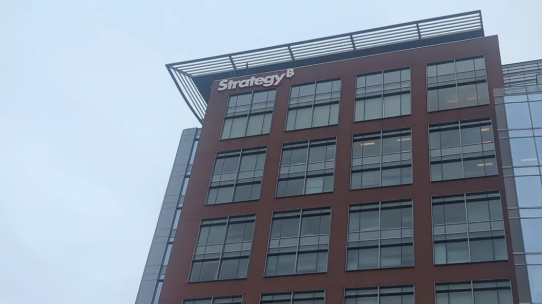 Z MicroStrategy bude jen Strategy. Bitcoinový gigant mění logo a název