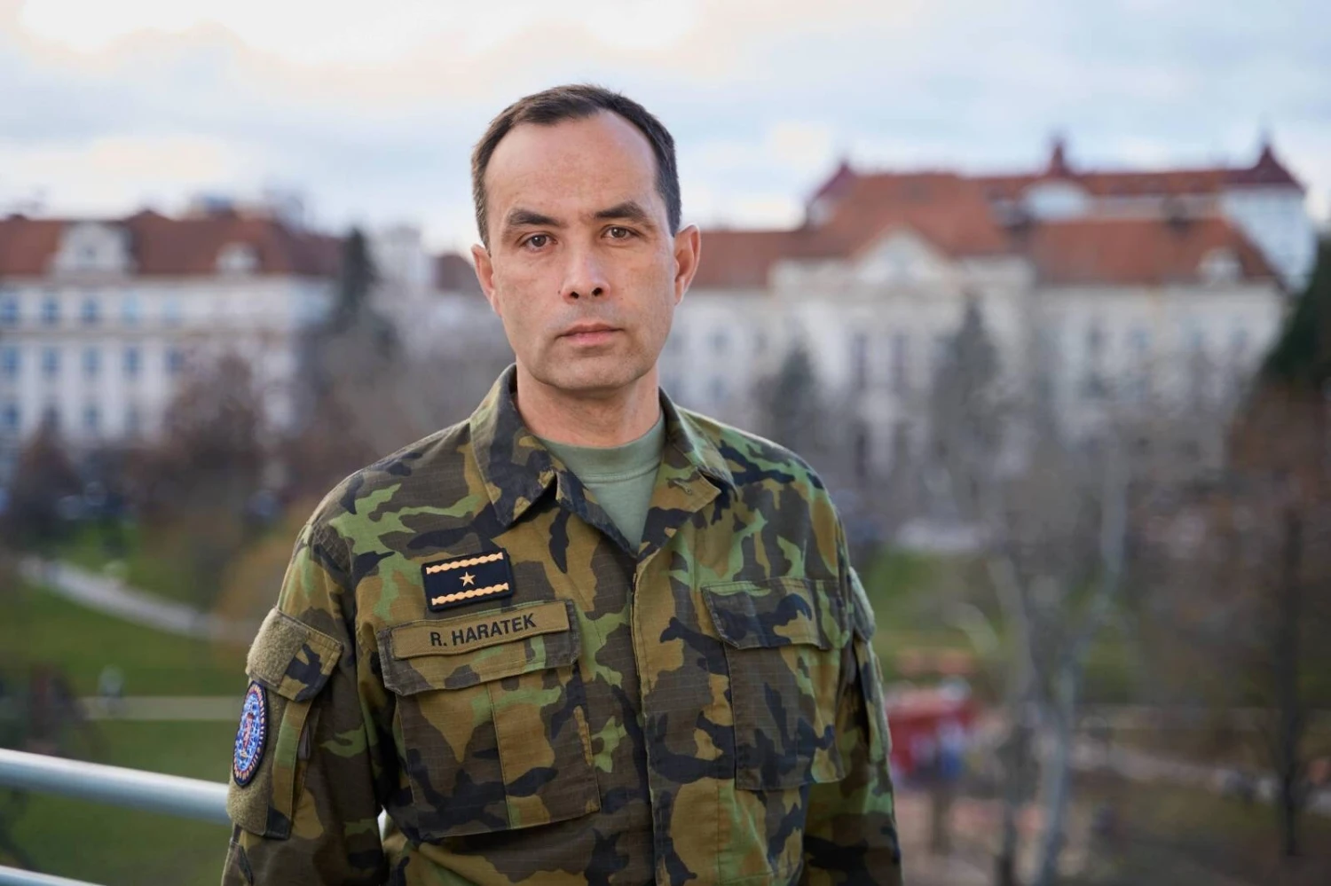Spolupráce armády s firmami je děravá. Změníme to, říká velitel kybernetických sil