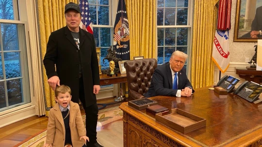 Zeštíhlení státní správy je nezbytné, tvrdí Musk. Trump úřadům nařídil úzkou spolupráci