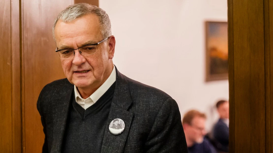 Z politiky ke zbrojařům. Kalousek začal pracovat jako poradce STV Group miliardáře Drdy