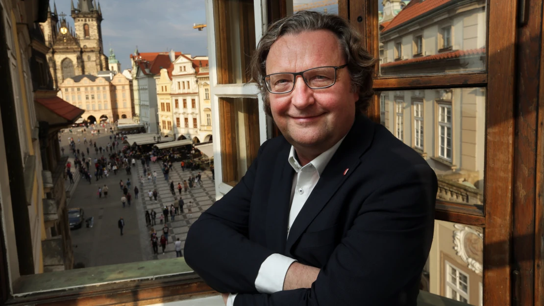 Problém Prahy je, že v&nbsp;ní stát brzy prodal pozemky, tvrdí náměstek Hlaváček