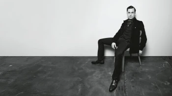 Nejsem produkt, co plní požadavky. Oskar Hes o své kariéře i pokoře v éře Instagramu