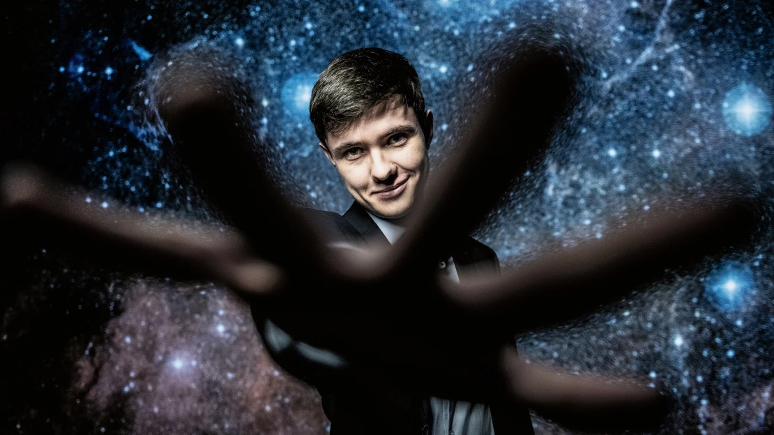 Tohle je Simon Klinga. Středoškolák z&nbsp;Brna, který má svoji družici v&nbsp;kosmu