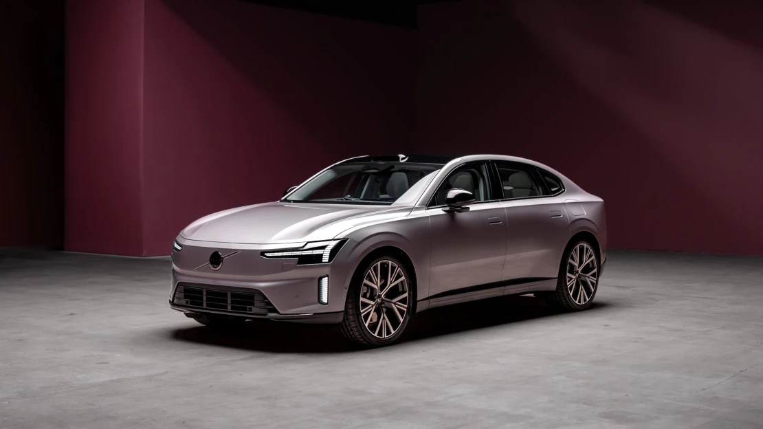 Dvacet minut na nabíječce a&nbsp;dojezd tisíc kilometrů. Elektromobily dospívají