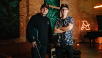 Český AI učitel hudby Artie získal další investici. V létě začne dávat první lekce
