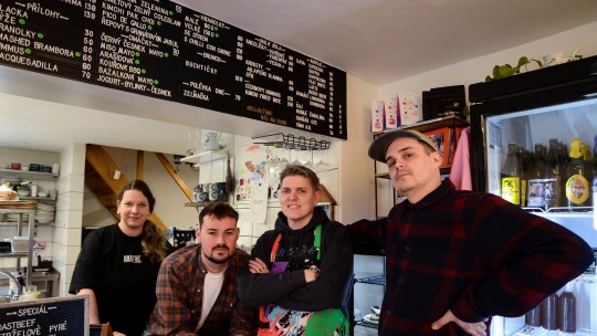 Zdravý fast food pro všechny. Bratrské bistro oživilo brněnské sídliště