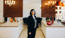 Čas slavit, čas meditovat. Svítidlo je od sebe musí rozeznat, říká šéfka Preciosy