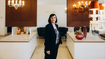 Čas slavit, čas meditovat. Svítidlo je od sebe musí rozeznat, říká šéfka Preciosy