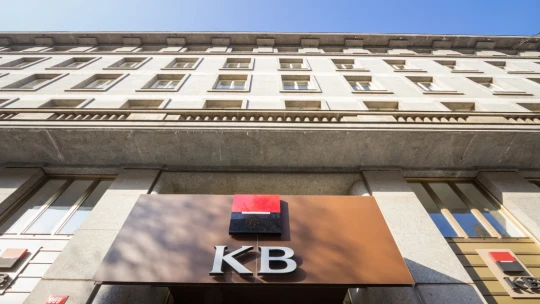 Na burze si nejvíce polepšila  Komerční banka a&nbsp;Moneta. Pětiměsíční maxima stoupla i&nbsp;koruně