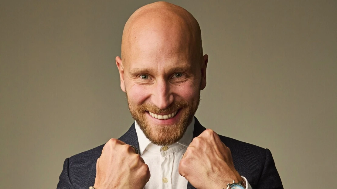 Nedbalá elegance, sbírka Buddhů a žádné značky. Jaký je Palo Neruda Out of Office?