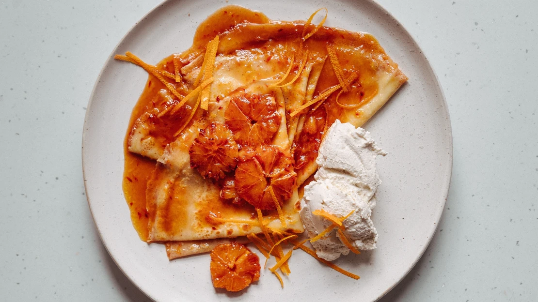 Krvavá snídaně. Palačinky Crêpes Suzette s červeným pomerančem
