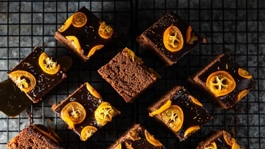 Yuzu perník, čokoládová poleva a&nbsp;kumquat. Ideální sobotní spojení!