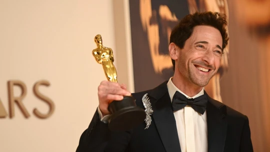 Pocta prarodičům. Adrien Brody promluvil o inspiraci pro svou roli v&nbsp;Brutalistovi