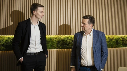Koupit a&nbsp;prodat. Veterán a&nbsp;mladá puška popisují, jak se otáčejí průmyslové firmy