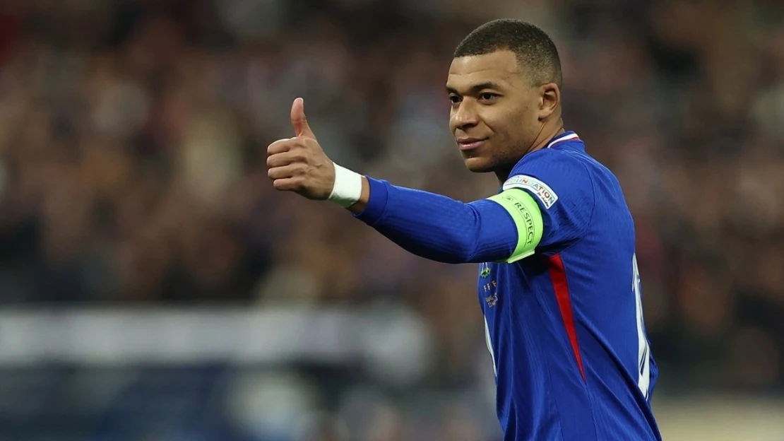 Mbappé se pouští do sporu s&nbsp;PSG. Klub má fotbalové superstar dlužit přes miliardu na výplatách