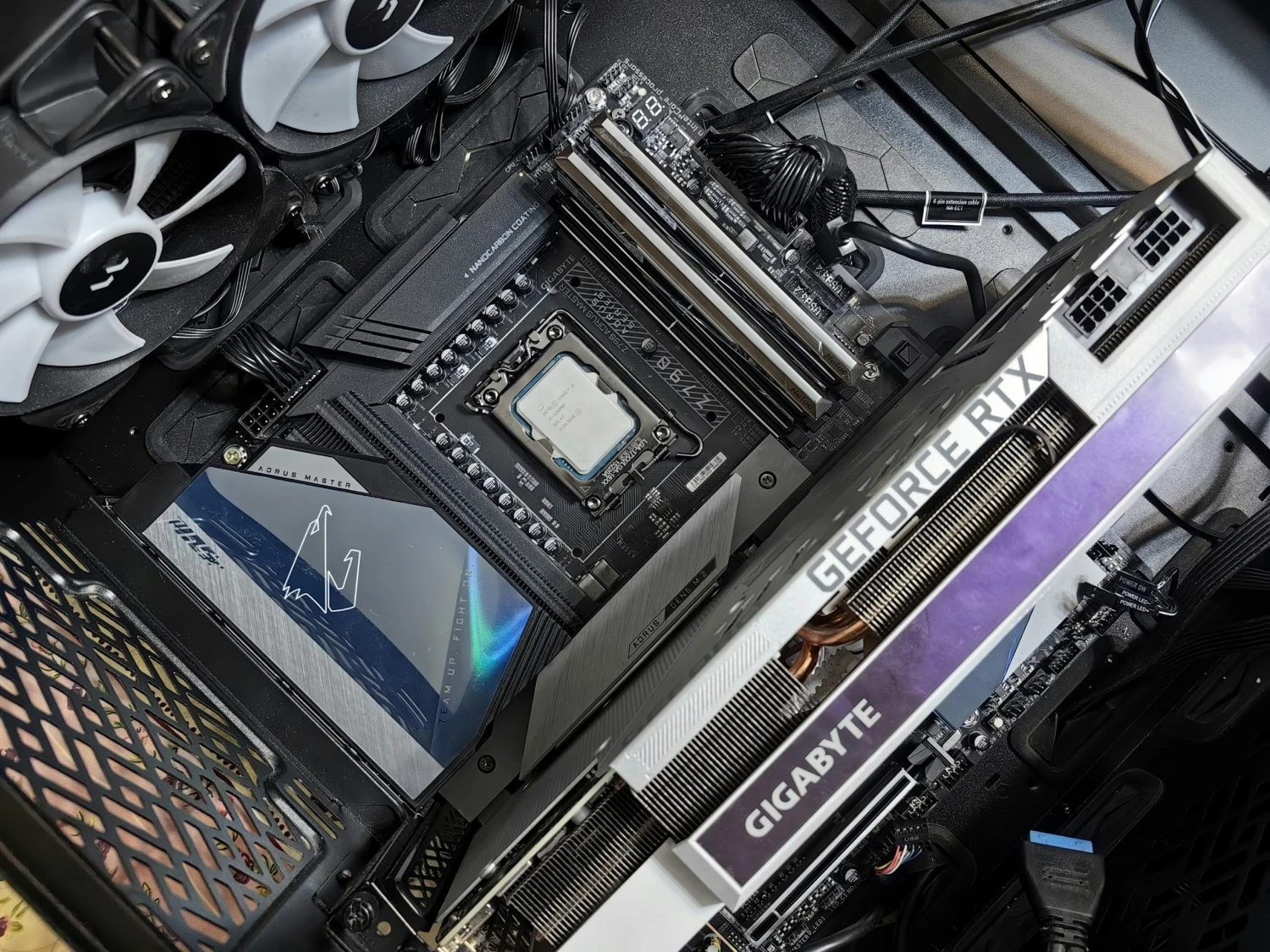 Zelená od Trumpovy vlády. Nvidia obnoví prodej čipů pro AI do Číny