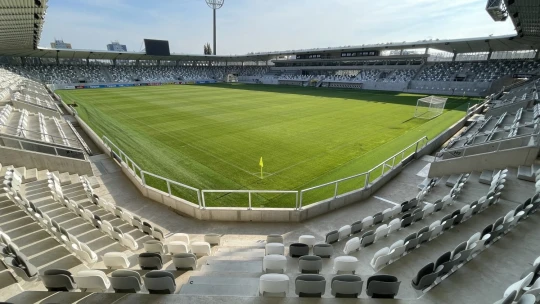 Zájem o koupi FC Hradec Králové má jen skupina Ulicha, Nedvěda a Tomka. Druhá firma ustoupila
