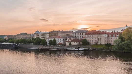 PPF a Strnad spojují síly. Miliardář kupuje podíl v pražském hotelu Four Seasons