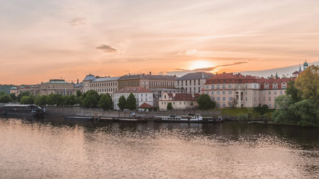 PPF a Strnad spojují síly. Miliardář kupuje podíl v pražském hotelu Four Seasons