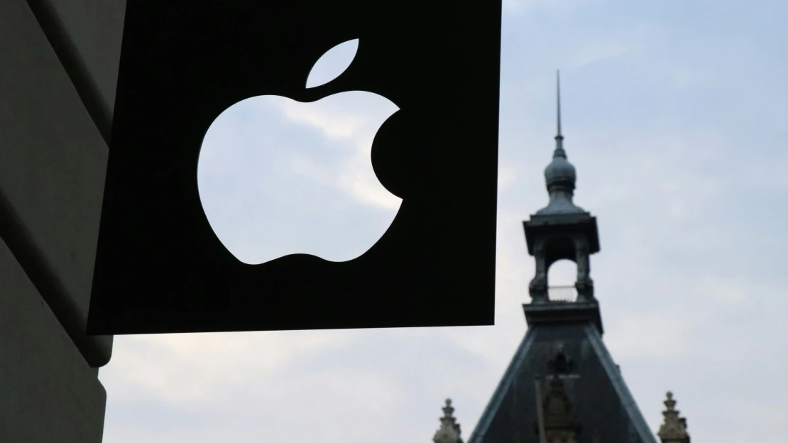 Apple žaluje OpenAI a&nbsp;dva své bývalé zaměstnance. Měli zneužívat jeho obchodní tajemství