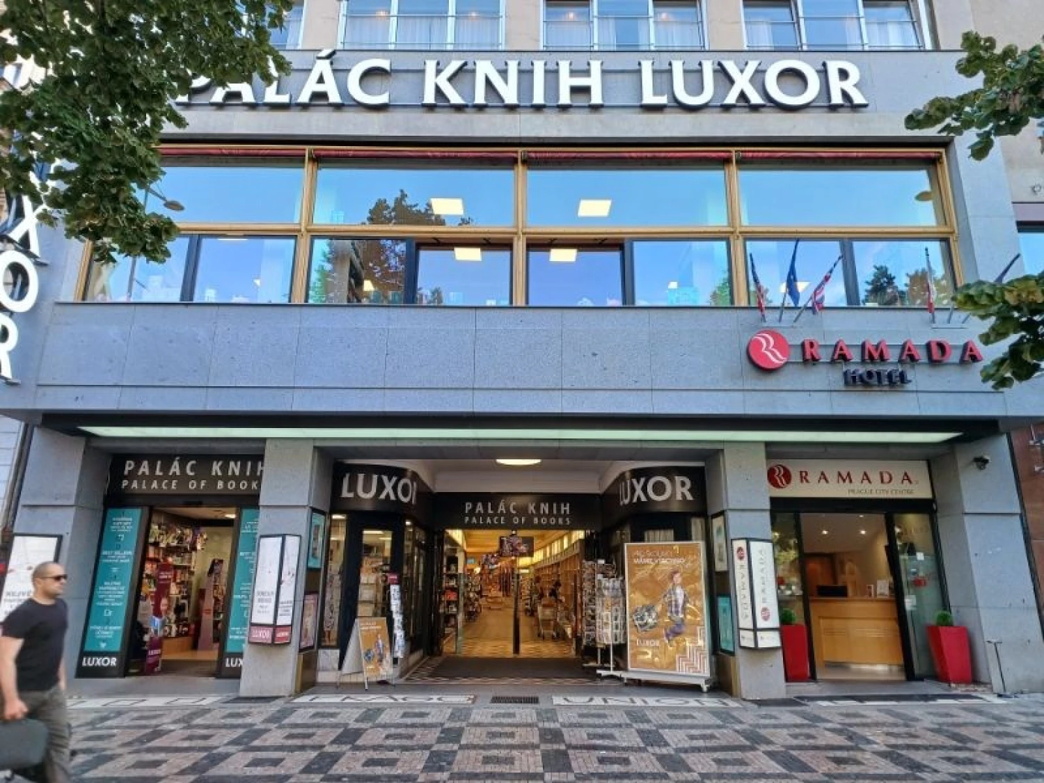 Vítek pokračuje v prodeji nemovitostí. Palác knih na Václavském náměstí koupila společnost Atlanis