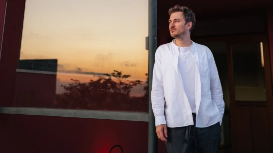 Z Radia 1 na vlny soustředění. Pierre Urban sází na ambient jako novou formu zážitku