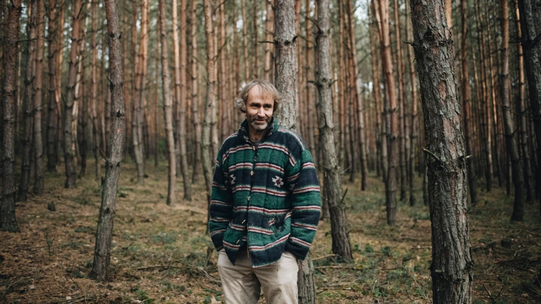 Ve stínu křivoklátských lesů. Martin Koller vyrábí keramiku pro Almu či&nbsp;bistro Karel