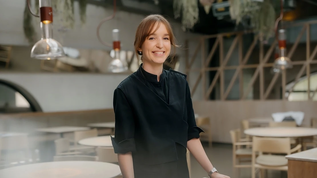 Gurmánský fastfood a lyžování v prašanu. Jak Nemčková nalézá výzvy na asijské misi