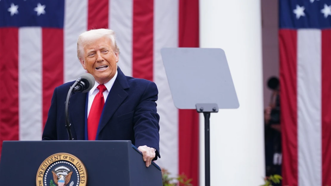 Trumpův program má zelenou. Senát schálil rozpočtový rámec a&nbsp;otevřel cestu bilionovým škrtům i&nbsp;vyššímu zadlužení
