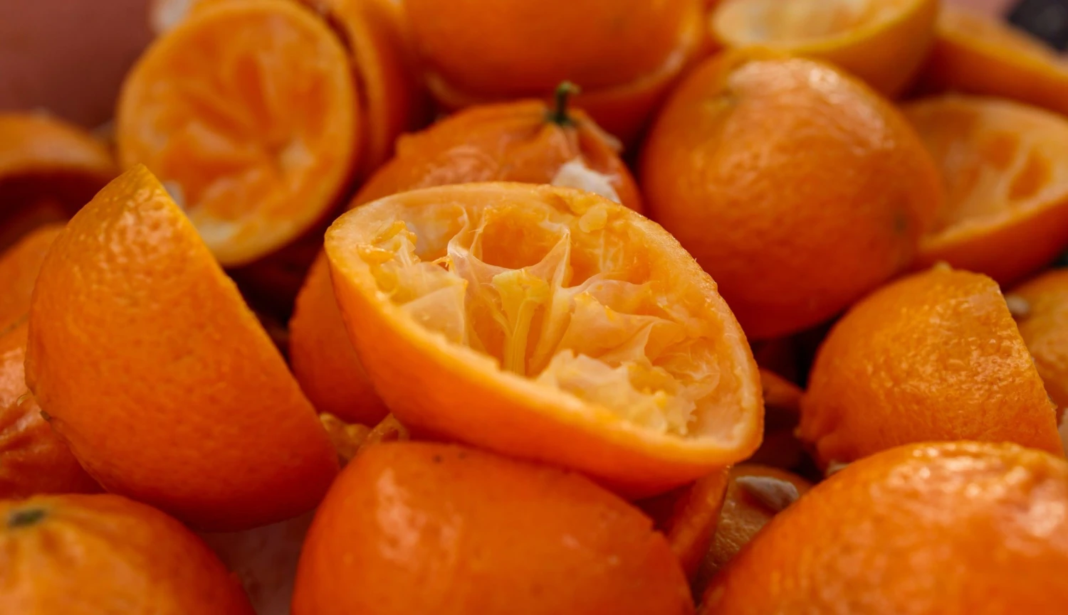 Oranžová labuť přistála. Slisuje cenu pomerančového koncentrátu až na dno?