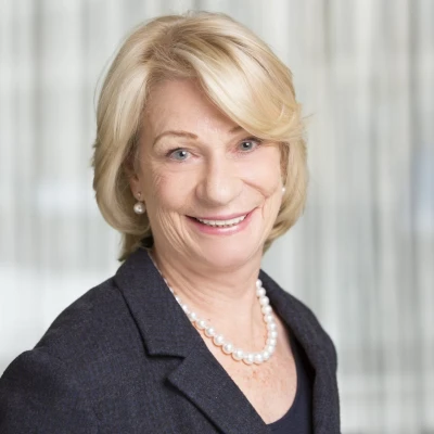 Marilyn Simons s rodinou