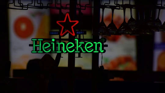Konflikt v&nbsp;Kongu ohýbá tamější ekonomikou, končí i&nbsp;nizozemský pivovar Heineken