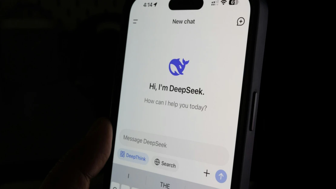 Kybernetický úřad varuje před čínskou společností DeepSeek. S&nbsp;daty prý nakládá rizikově