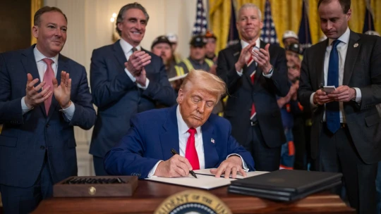 Trumpův velký krásný zákon prošel Senátem. Rozhodl hlas viceprezidenta Vance