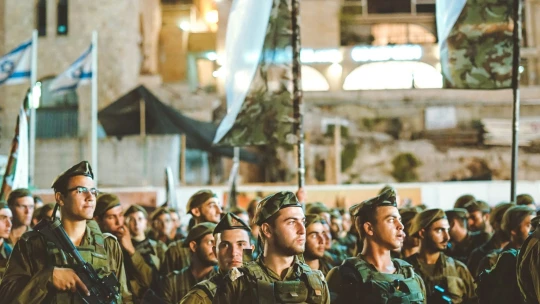 Konflikt v Izraeli: Izrael posiluje přítomnost v Pásmu Gazy, Evropa navyšuje pomoc Palestině