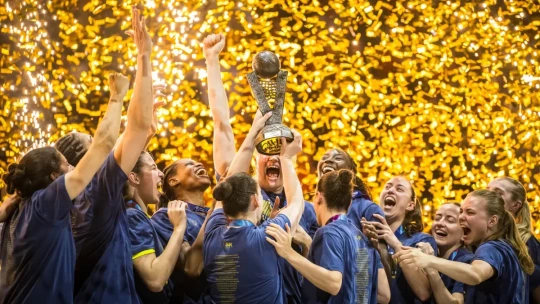 Dominují doma i v Evropě. Basketbalistkám USK na vrchol pomohl i jeden miliardář