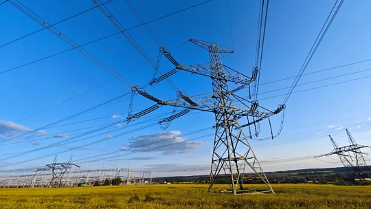 Levnější energie pro osm set tisíc domácností. E.ON od září sníží ceny