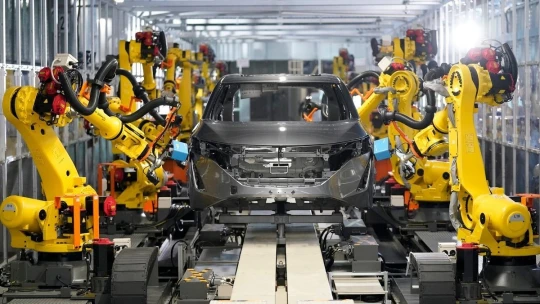 Nissan šetří. Automobilka zruší dalších jedenáct tisíc pracovních míst a sedm továren