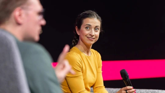 Spojuje pomalý a dravý byznys. Brešová hledá startupy, které osloví civily i generály