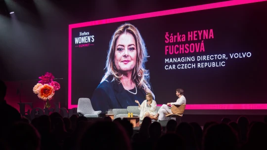 Chcete uspět v mužském světě? Používejte holé věty, radí šéfka českého Volva