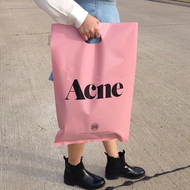 Igelitka Acne