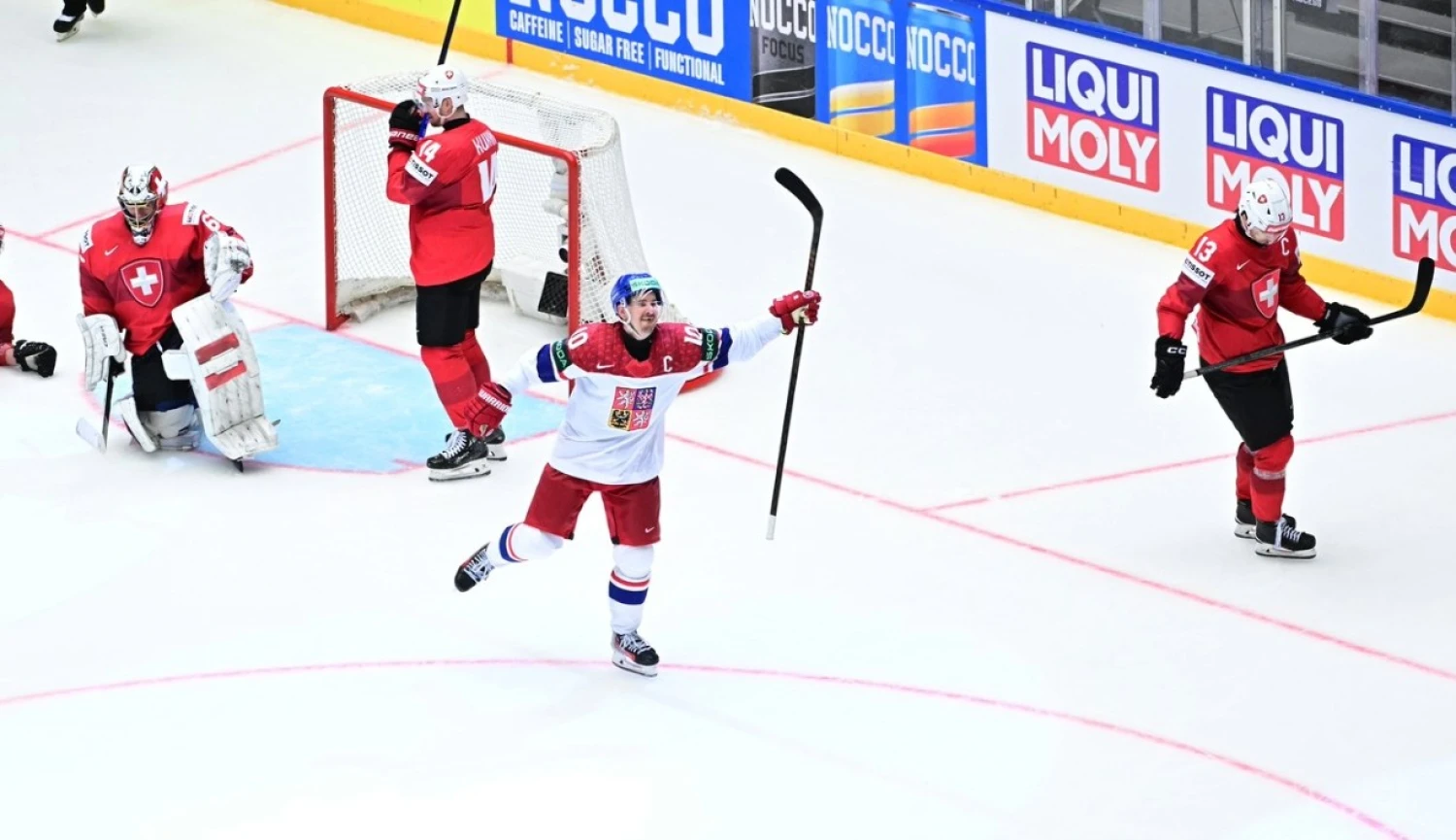 Blízko senzace. Mladí čeští hokejisté nestačili ve finále mistrovství světa na Švédy a berou stříbro