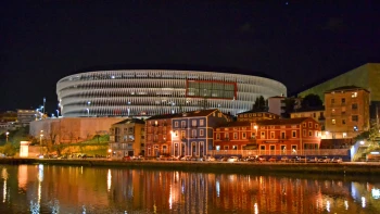 Hostel za 40 tisíc na noc. Výjezd na finále Evropské ligy se Angličanům prodraží