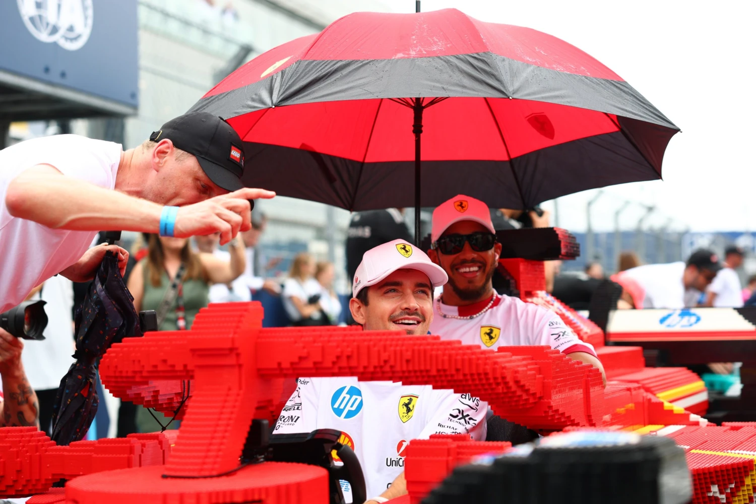 Piloti F1 usedli do unikátních formulí z lega. Všechny vznikly v Česku