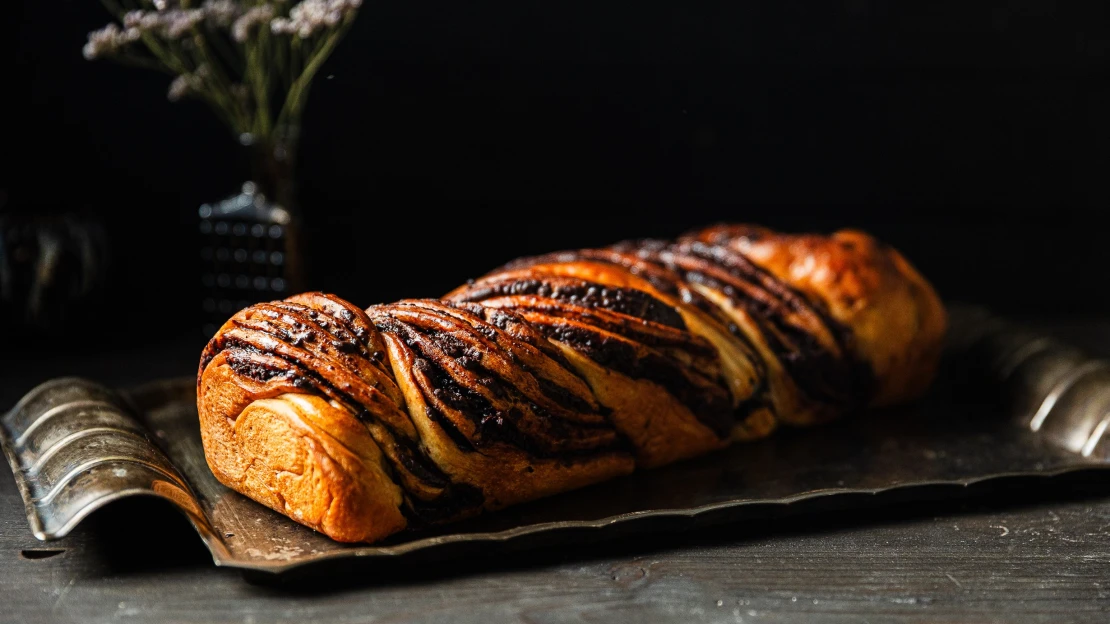 Babka, která nezestárne. Skrývá nadýchané těsto efektně protkané čokoládou