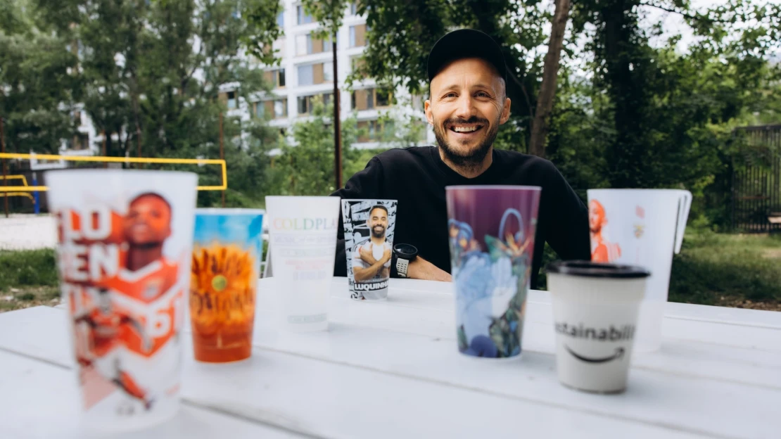 Za covidu neseděli se založenýma rukama. Nicknack teď s kelímky míří až do Austrálie