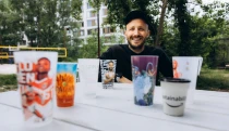 Za covidu neseděli se založenýma rukama. Nicknack teď s kelímky míří až do Austrálie