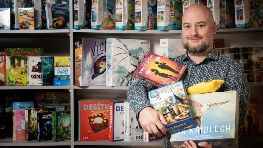 Od Carcassonne po&nbsp;Krycí jména. Příběh Mindoku a&nbsp;české lásky k&nbsp;deskovkám